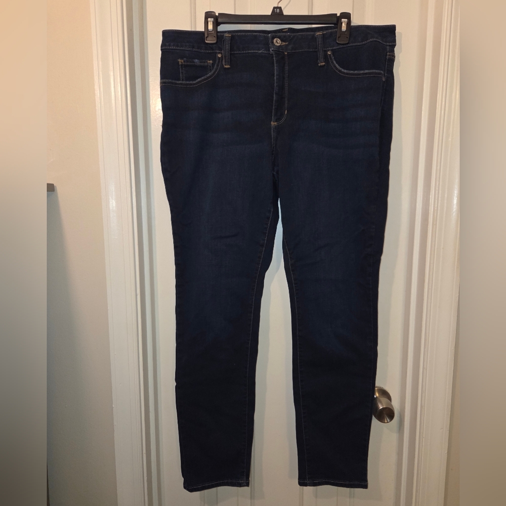 a.n.a: NWOT Women's Blue Jeans. Size 18Skinny(plus)